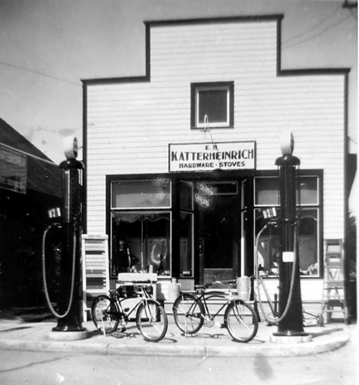 The Katterheinrich Hardware Store—The Fourth Home of the Post Office